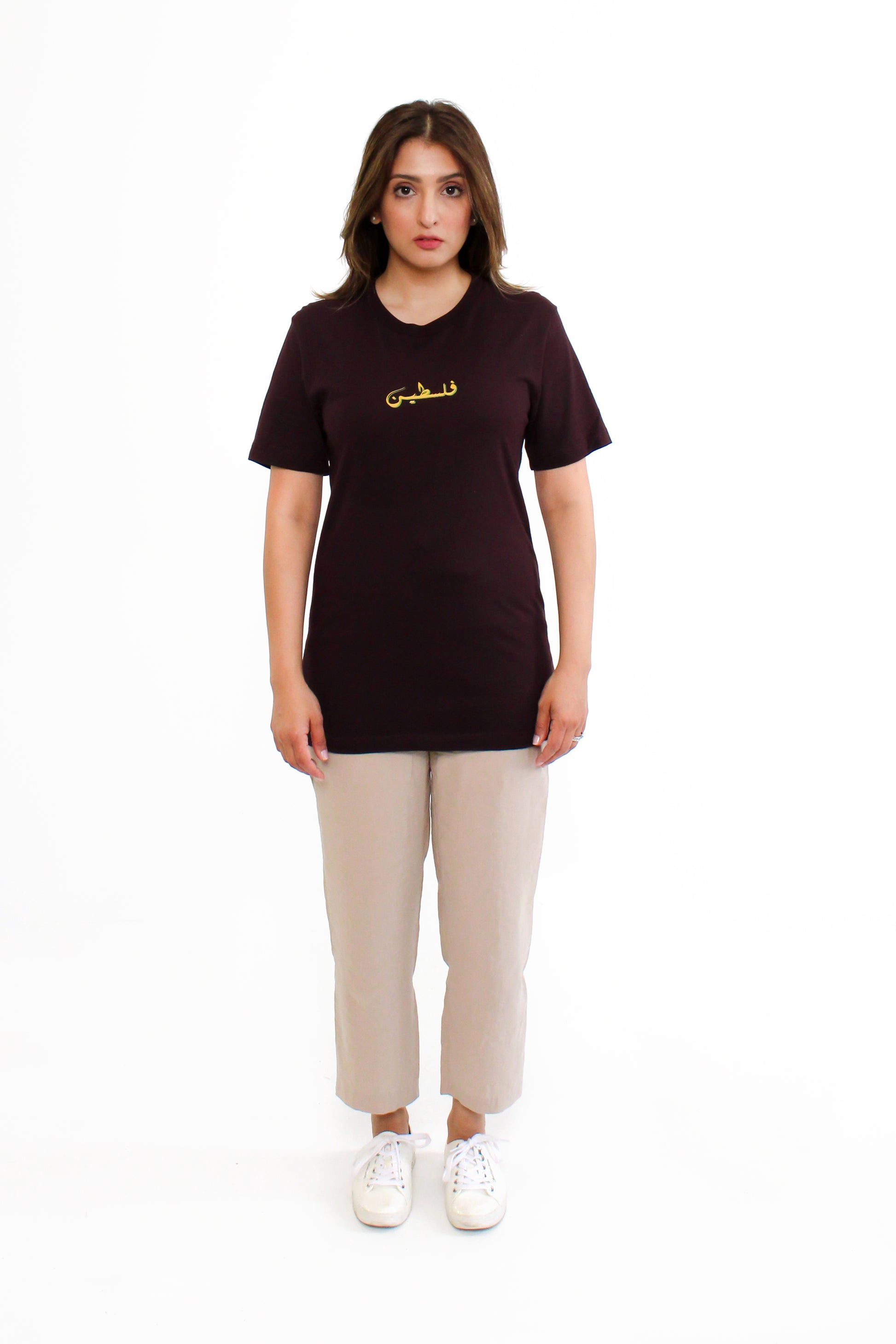 FALASTIN OXBLOOD URDU TEE MODEL FRONT WOMEN